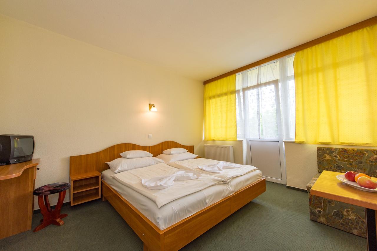Hotel Nostra Siófok Esterno foto