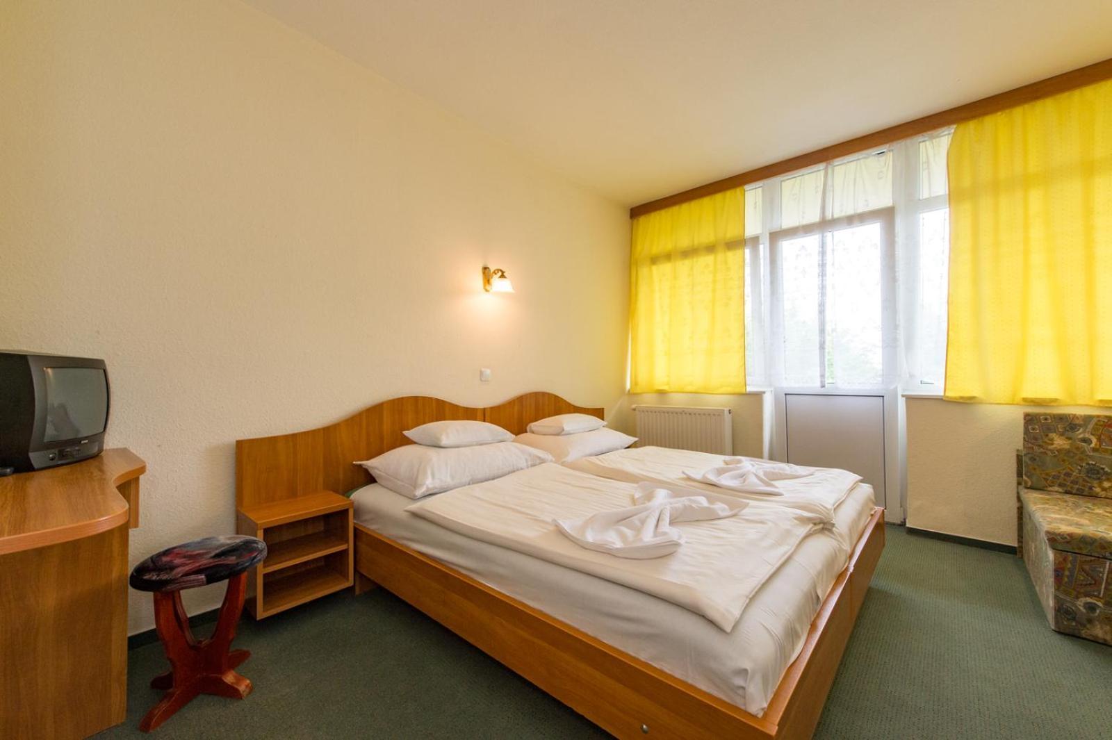 Hotel Nostra Siófok Esterno foto